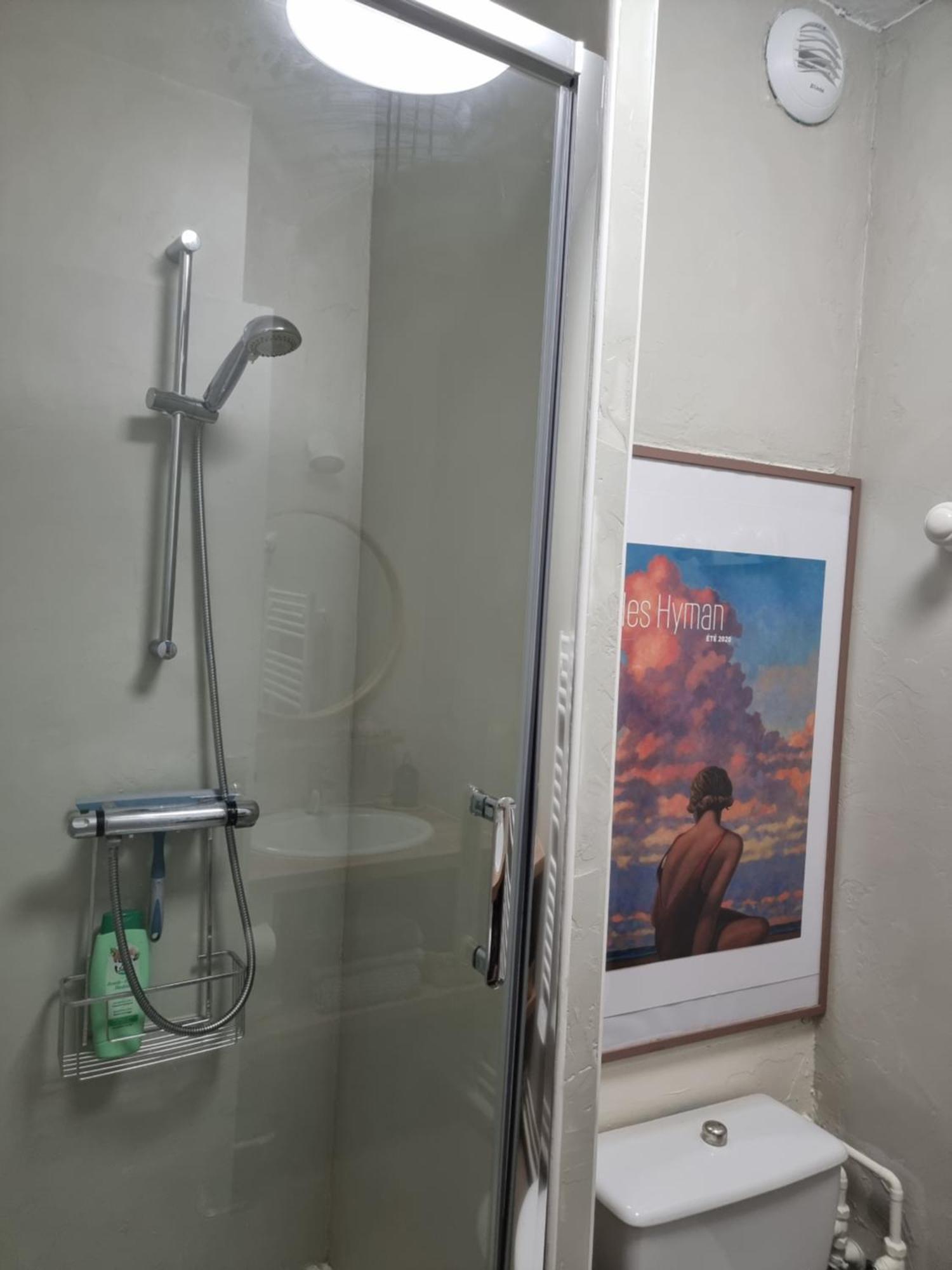 Studio, Balcon Et Acces Direct Page Динард Екстериор снимка